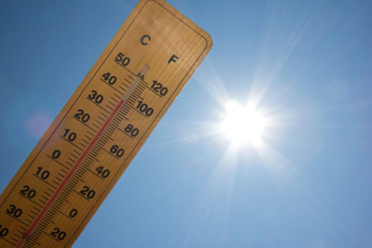 golpe de calor Málaga. Farmacia Mercado de Huelin.